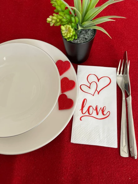 Kırmızı Yaldızlı Beyaz Kalpli Love Yazılı Peçete 16 lı - 2