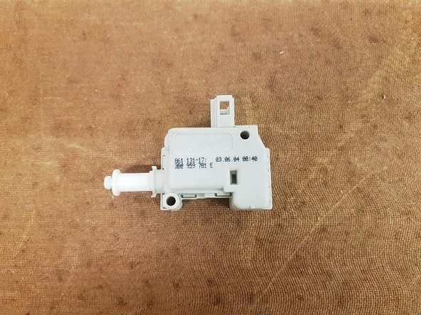 3B0959781E Depo Kapak & Merkezi Kilit Motoru Polo Hb 2002-2010