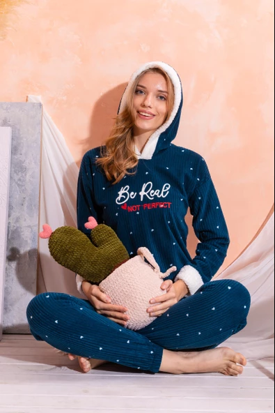 Kapüşonlu  Kışlık Kadın Peluş Polar Pijama Takımı - Yeni Yıl Pijaması - 4