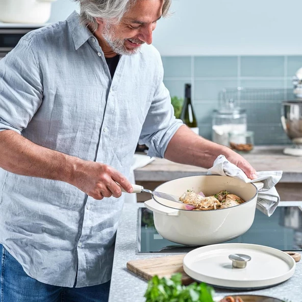 KitchenAid CC006062-001 5.6 Litre 30 cm. Oval Döküm Demir Tencere - Krem - 6