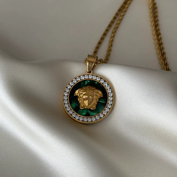 Taşlı Yeşil Medusa Model Kolye