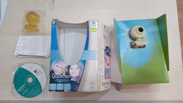 Logitech QuickCam Express -Go  0,31MP   640-480  WEB KAMERA - 2