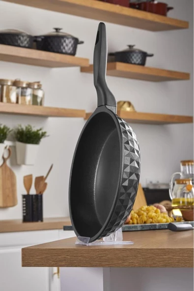 Taç T3903 Bella Döküm Tava 26 Cm Siyah