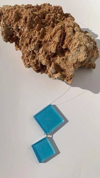 Turkuaz Mavi Renkli 2'li Büyük Kare Kombin Misinalı Gold Aksesuarlı Ucu Kristal Epoksi Kolye - 5