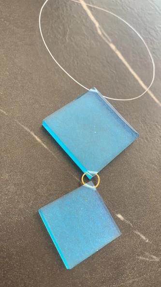 Turkuaz Mavi Renkli 2'li Büyük Kare Kombin Misinalı Gold Aksesuarlı Ucu Kristal Epoksi Kolye - 2