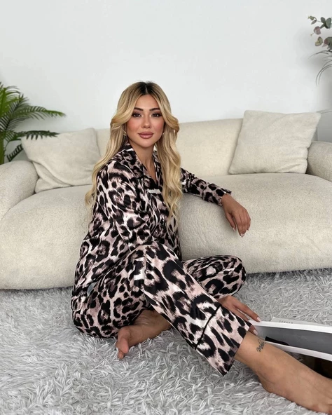 Kadın Saten Kumaş Düğme Detaylı Desenli Pijama Takımı - 2