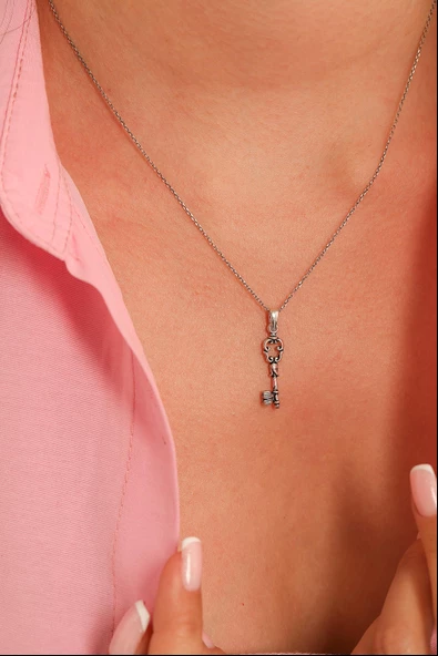 925 Ayar Gümüş Anahtar Kolye ürün görseli