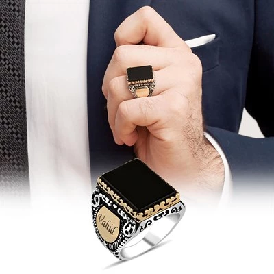 Kare Siyah Oniks Taşlı İsimli Gümüş Erkek Yüzük ürün görseli 1