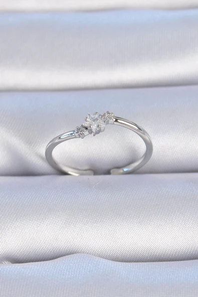 Pirinç Gümüş Renk Çiçek Model Zirkon Taş Detay Kadın Yüzük ürün görseli 1