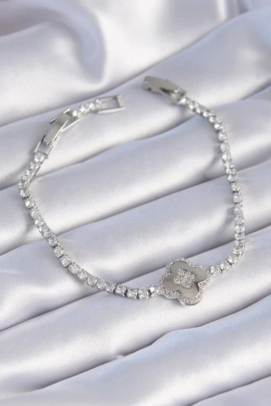 Pirinç Gümüş Renk Zirkon Taşlı Yonca Model Kadın Bileklik ürün görseli 1