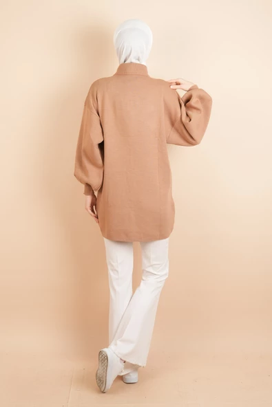 Balon Kol Düz Basic Hakim Yaka Fermuarlı Tunik Kazak Bej - 4