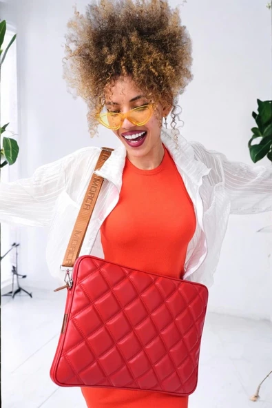 Kapitone 15-16" İnç Kırmızı Notebook Tablet Laptop Kılıfı - 2