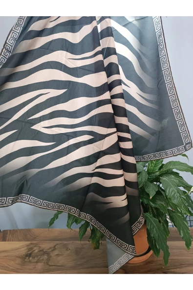 Tesettür Tarz Modern Ve Şık Son Moda Kapalı Zebra Desen Eşarp 1 Adet