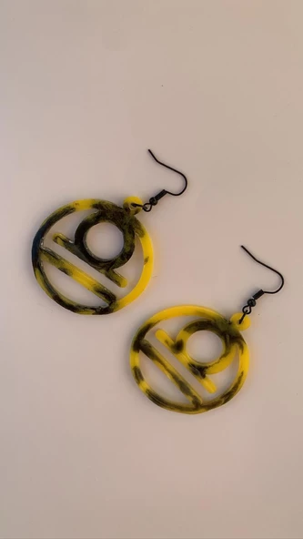 Siyah Sarı Renkli Ebruli Yuvarlak Şekil Terazi Burcu Siyah Aksesuarlı Epoksi Küpe El Yapımı Hediyelik - Resim 3