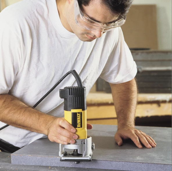 Dewalt DW670 Formika Traşlama Dik El Frezesi Laminat Düzeltici - 3