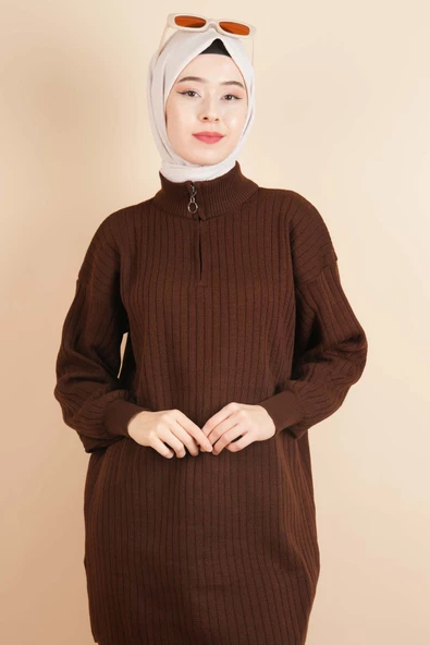 Fermuarlı Yarım Hakim Yaka Dik Fitilli Tunik Kazak Kahverengi - 4