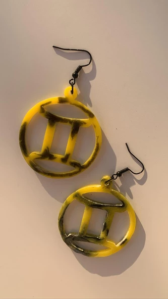 Siyah Sarı Renkli Ebruli Yuvarlak Şekil İkizler Burcu Siyah Aksesuarlı Epoksi Küpe El Yapımı Hediyelik - Resim 3