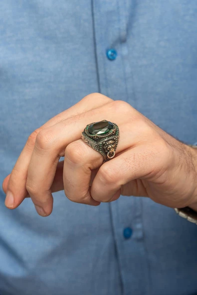 Yeşil Taşlı Aslan Kapı Tokmak Motifli 925 Gümüş Erkek Yüzük - Resim 5