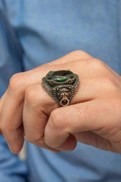 Yeşil Taşlı Aslan Kapı Tokmak Motifli 925 Gümüş Erkek Yüzük - Resim 3