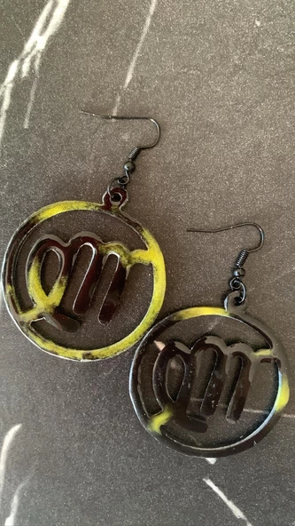 Siyah Sarı Renkli Ebruli Yuvarlak Şekil Başak Burcu Siyah Aksesuarlı Epoksi Küpe El Yapımı Hediyelik - Resim 2