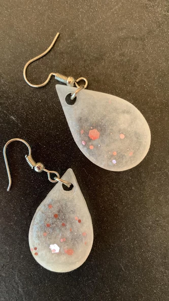 Sedefli Beyaz Renkli Ve Gümüş Glitterli Damla Şekil Gümüş Aksesuarlı Epoksi Küpe El Yapımı Hediyelik - Resim 4