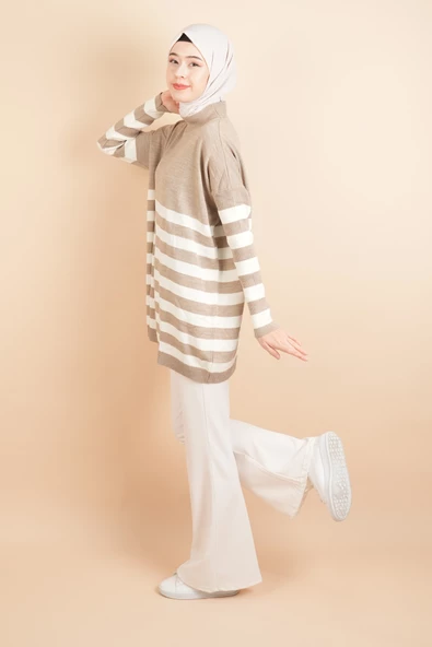Yarım Balıkçı Yaka Tesettür Çizgili Tunik Kazak Bej - 3
