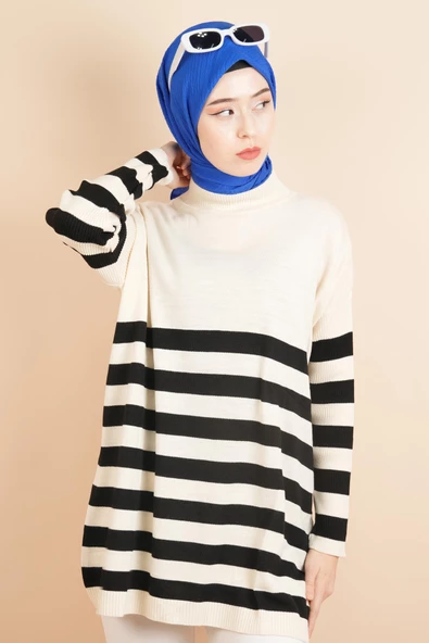 Yarım Balıkçı Yaka Tesettür Çizgili Tunik Kazak Krem - 4