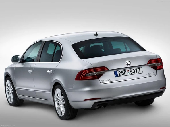 Skoda Superb 2009-2014 Bagaj İçi Aydınlatma Lambası 6L0947415A - 2