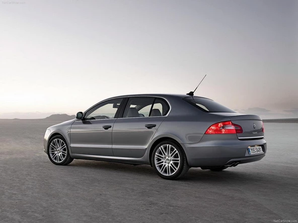 Skoda Superb 2009-2014 Bagaj İçi Aydınlatma Lambası 6L0947415A - 5