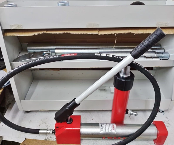Armak AB110 Hidrolik Oto Kaporta Doğrultma Takımı 10 Ton - 2