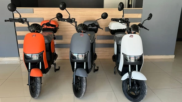MOTOLUX GOGO 2 LÜX ELEKTRİKLİ MOTOSİKLET BEYAZ - 4