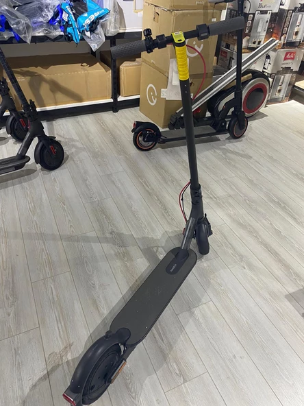 Xiaomi Electric Scooter 3Lite, Siyah, EU (Xiaomi Türkiye Garantili) (Teşhir & Outlet)