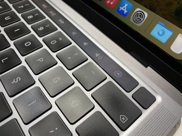 MacBook Pro 13'' 2020 M1 (A2338) Uzay Gri 8gb 256gb ssd - 6