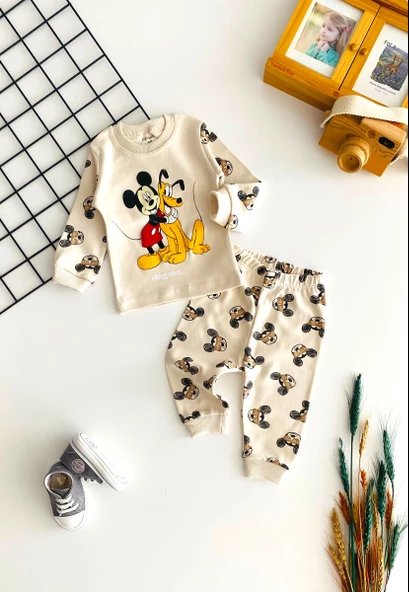 Neşeli Bebekler Baby Mickey ve Pluto Baskılı Pijama Takım Bej