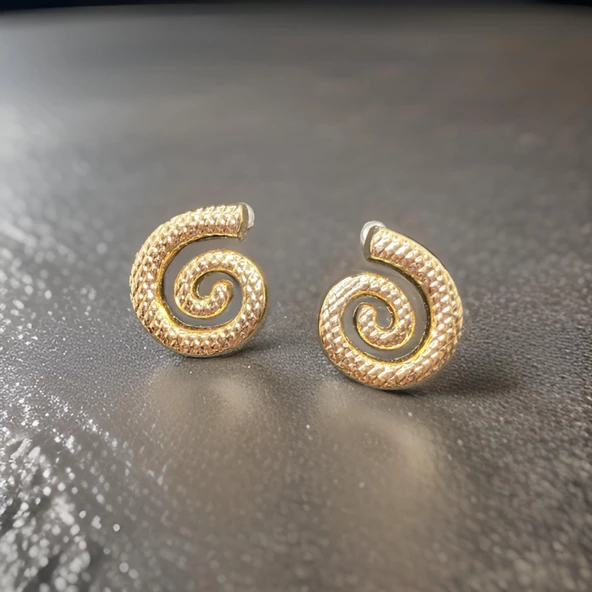 Gold Renk Spiral Tasarım Modern ve Şık Kaliteli İşçiliği ile Dikkat Çeken Kadın Bijuteri Küpe