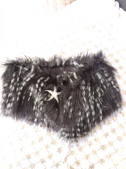 Kürk kadın boyun aksesuar, 1.kalite kürk ten üretilmiştir .Yıldız taşlı broş dahildir. - 2