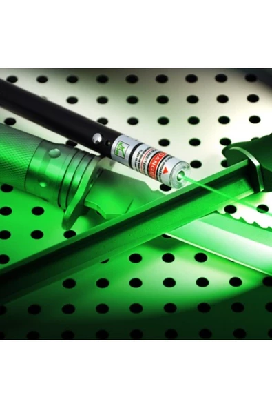 RAYTOYS OYUNCAK   VIP 100 MW GREEN LASER POINTER 100 MW YEŞİL LAZER 4 BAŞLIKLI KUTULU YEŞİL LAZER KAMP DAĞCI IŞIKLARI