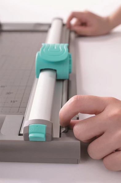 KW-TRIO 3939 SÜRGÜLÜ GİYOTİN - A4(33CM) - 10SYF. - 2