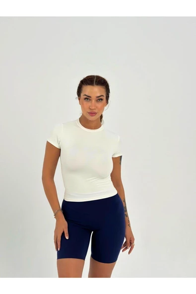 Maison La Femme Ekru Fitted/vücuda Oturan Crop T-shirt