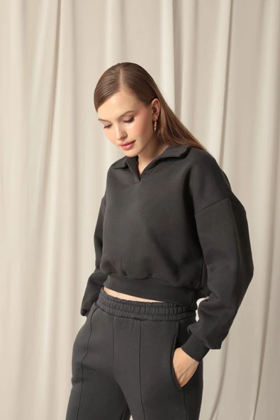Üç İplik Yakası Patlı Crop Boy Uzun Kollu Cepsiz ve Astarsız Düz Kalıplı Kadın Sweat Antrasit - 6