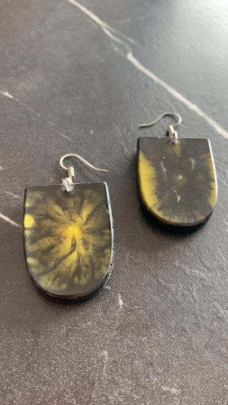 Siyah Sarı Ebruli Renk Oval Çerçeve Şekil Gümüş Aksesuarlı Epoksi Küpe El Yapımı Hediyelik - Resim 8