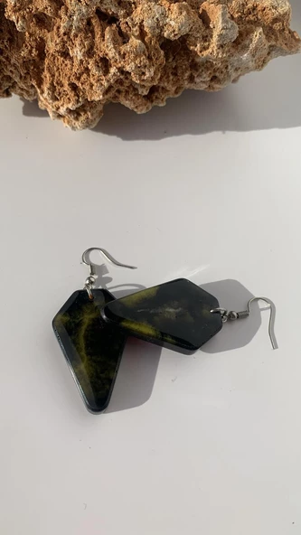 Siyah Sarı Ebruli Renk Beşgen Şekil Gümüş Aksesuarlı Epoksi Küpe El Yapımı Hediyelik - 7