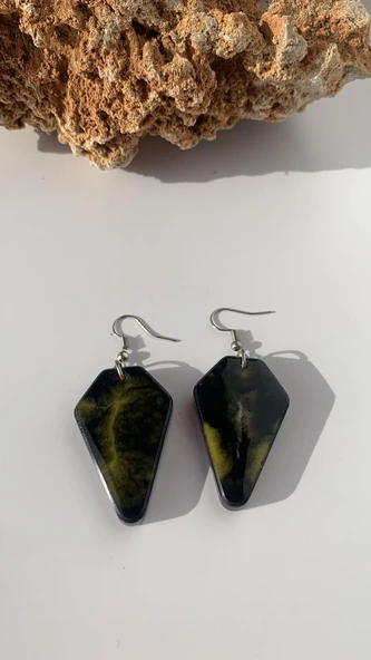 Siyah Sarı Ebruli Renk Beşgen Şekil Gümüş Aksesuarlı Epoksi Küpe El Yapımı Hediyelik - 5