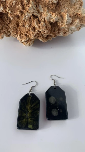 Siyah Sarı Ebruli Renk Kare Çerçeve Şekil Gümüş Aksesuarlı Epoksi Küpe El Yapımı Hediyelik ürün görseli