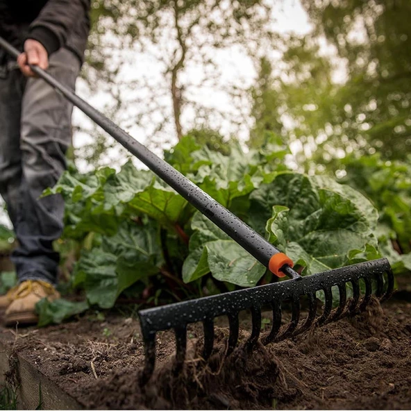 Fiskars 135715 Solid Bahçe Tırmığı - 2