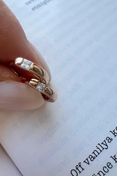 KARE TAŞLI EXTRA MİNİ KÜPE 9MM