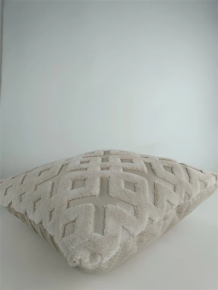 Mrs.Gugar Punch Peluş Kırlent Kılıfı Bej - Resim 2