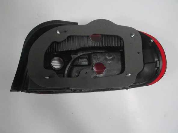 HYUNDAI ACCENT- 98/00; STOP LAMBASI SOL KIRMIZI/BEYAZ (MARS) - 3