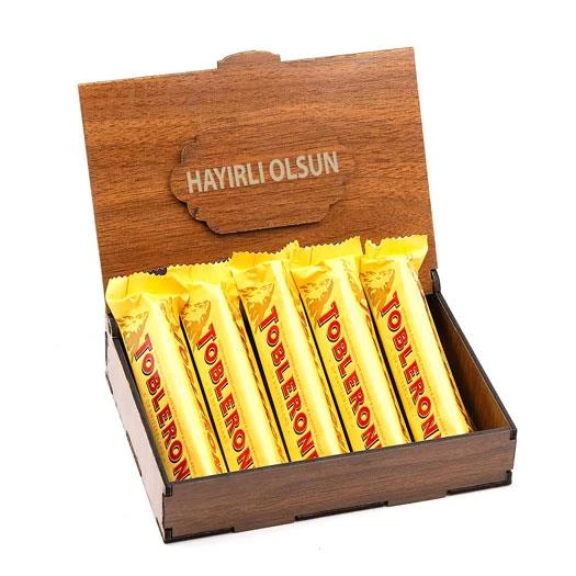 Sevdiklerinize Özel Ahşap Hediye Kutusunda 5 Adet Toblerone ( Hayırlı Olsun Yazılı )