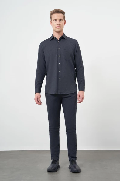 Lacivert Uzun Kol Düz Gabardin Sert Yaka Cepli Pamuklu Classic Comfort Fit Gömlek 1004245168 - Resim 2